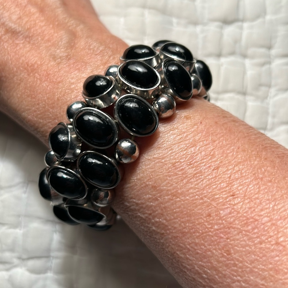 Black beaded bracelet